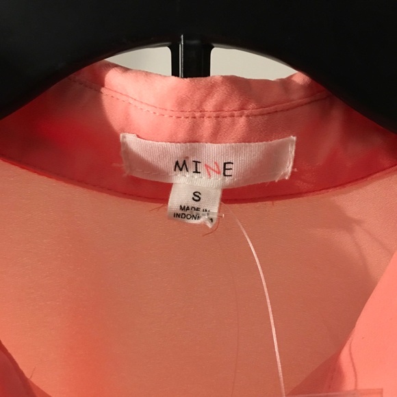 NWT Mine Peach Dressy Button Up. Size Small. - Picture 3 of 4